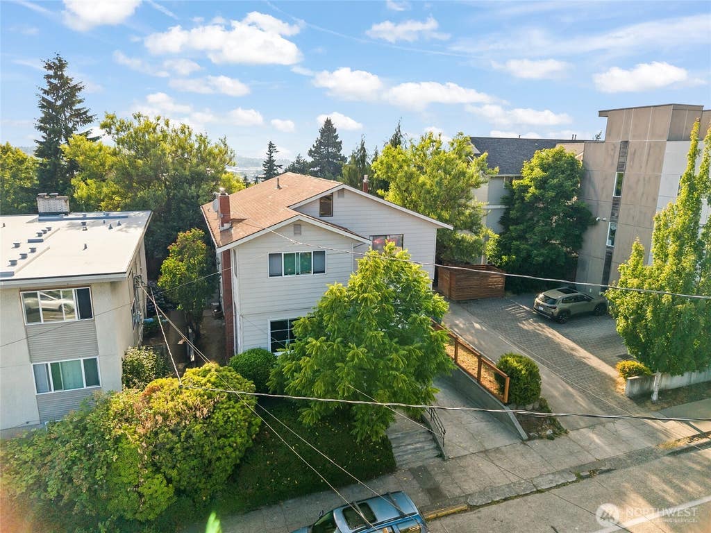 Photo of 4707 Phinney Avenue N, Seattle, WA 98103 (MLS # 2551898)