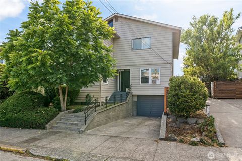 Photo of 4707 Phinney Avenue N, Seattle, WA 98103 (MLS # 2551898)