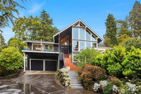 Photo of 1542 10th Place N, Edmonds, WA 98020 (MLS # 2570778)