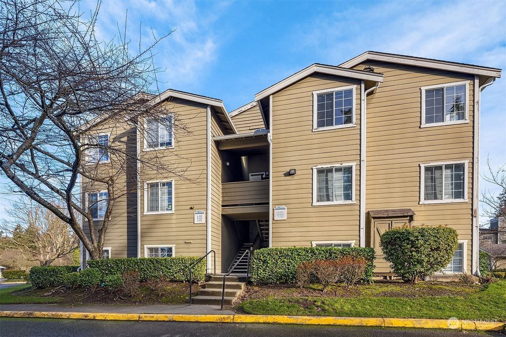 Photo of 28712 18th Avenue S #X304, Federal Way, WA 98003 (MLS # 2038631)