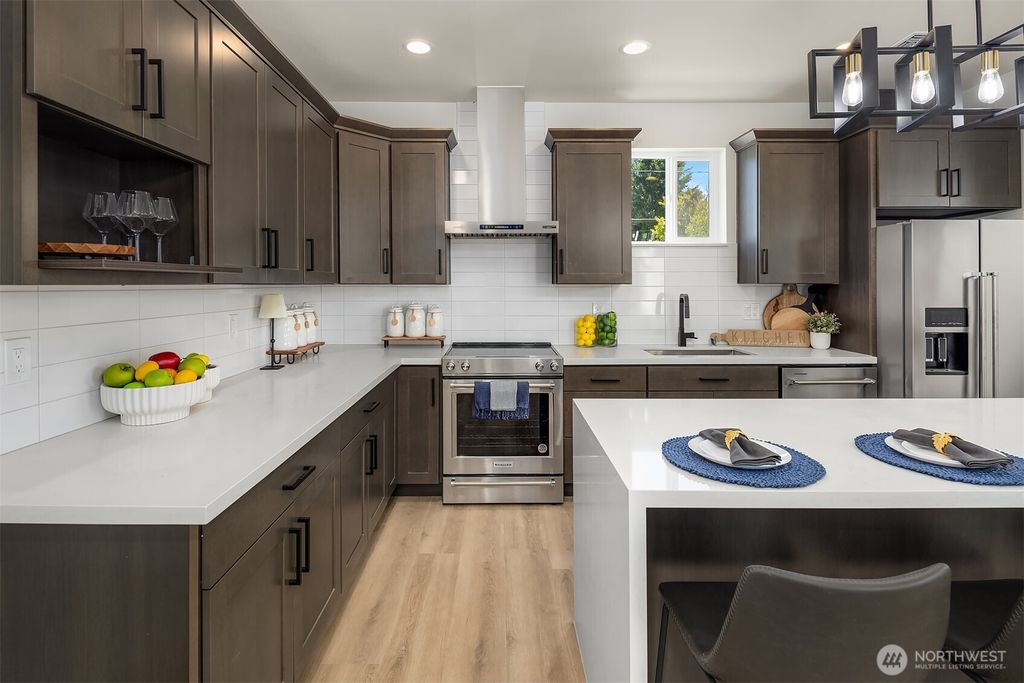 Photo of 6905 46th Avenue S, Seattle, WA 98118 (MLS # 2428327)