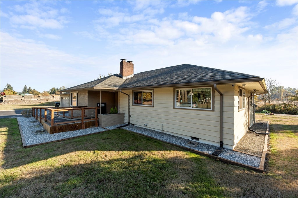 Photo of 1402 W Reynolds Avenue, Centralia, WA 98531 (MLS # 2598021)