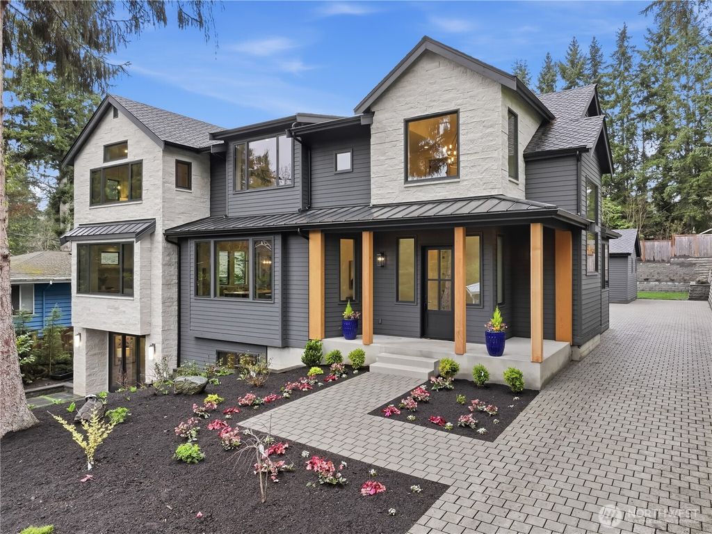 Photo of 10648 SE 16th Street, Bellevue, WA 98004 (MLS # 2494391)