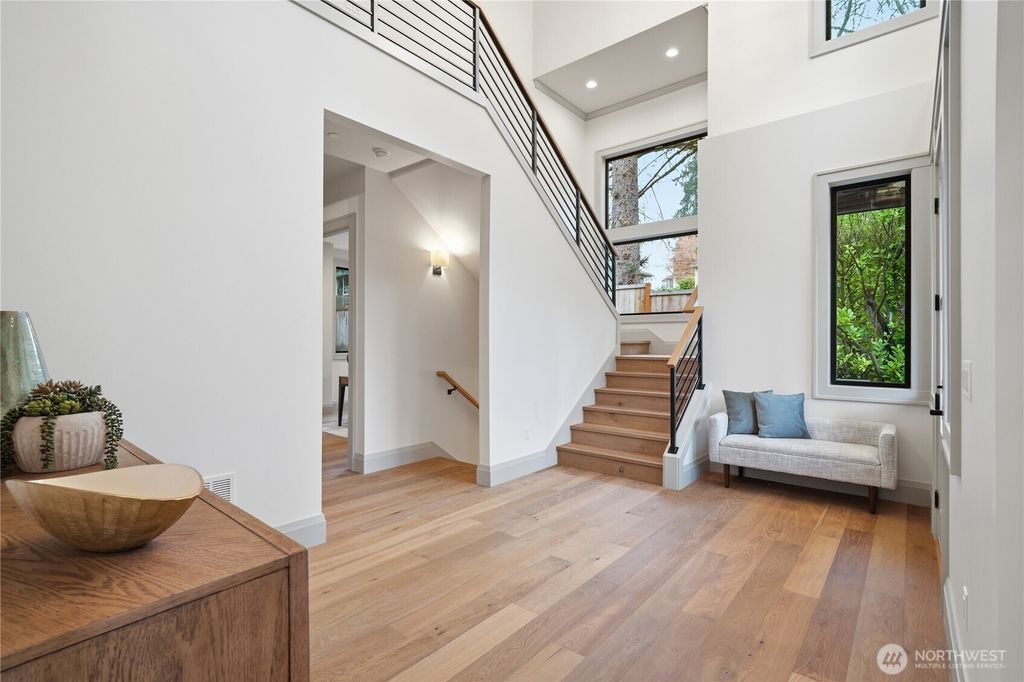 Photo of 10648 SE 16th Street, Bellevue, WA 98004 (MLS # 2494391)