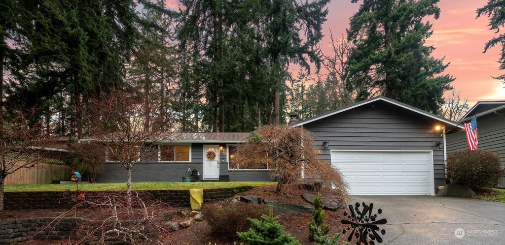 Photo of 2211 208th Street SW, Lynnwood, WA 98036 (MLS # 2193536)