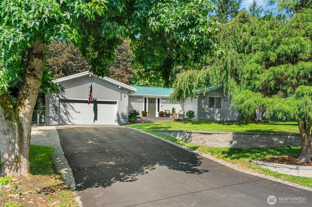 Photo of 14543 178th Avenue SE, Renton, WA 98059 (MLS # 2425339)