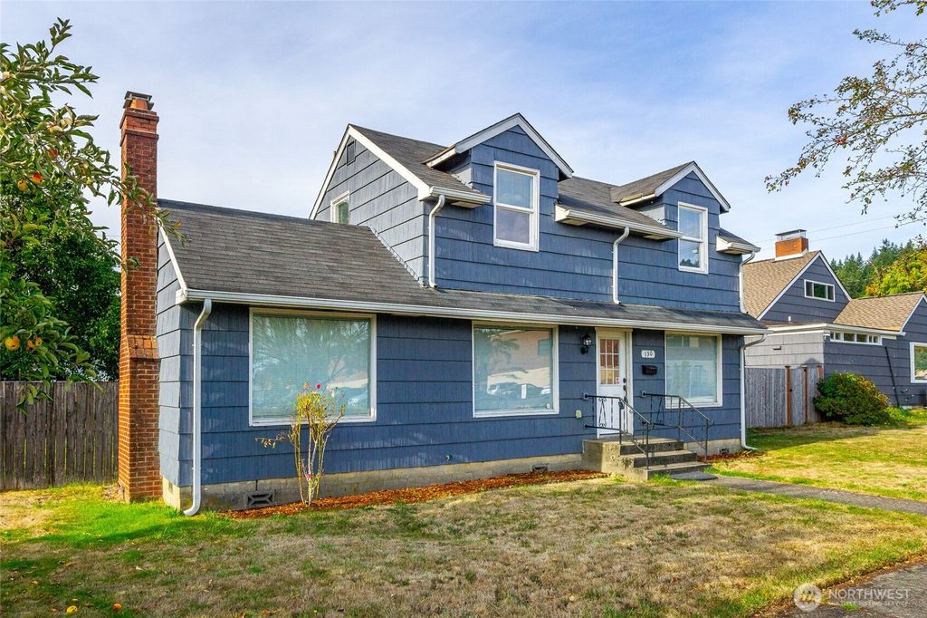 Photo of 130 SW 2nd Street, Chehalis, WA 98532 (MLS # 2434075)