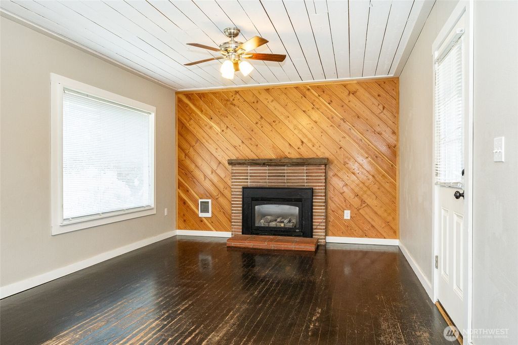 Photo of 130 SW 2nd Street, Chehalis, WA 98532 (MLS # 2434075)