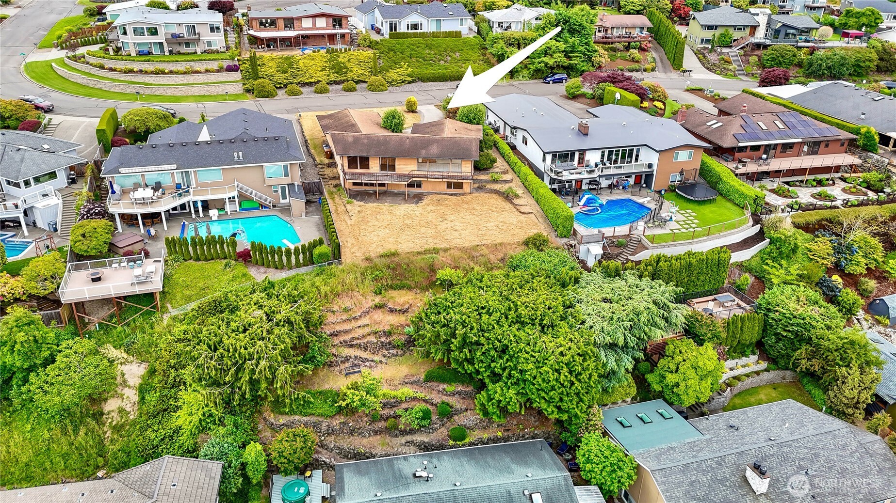 2608 Bridgeview Drive