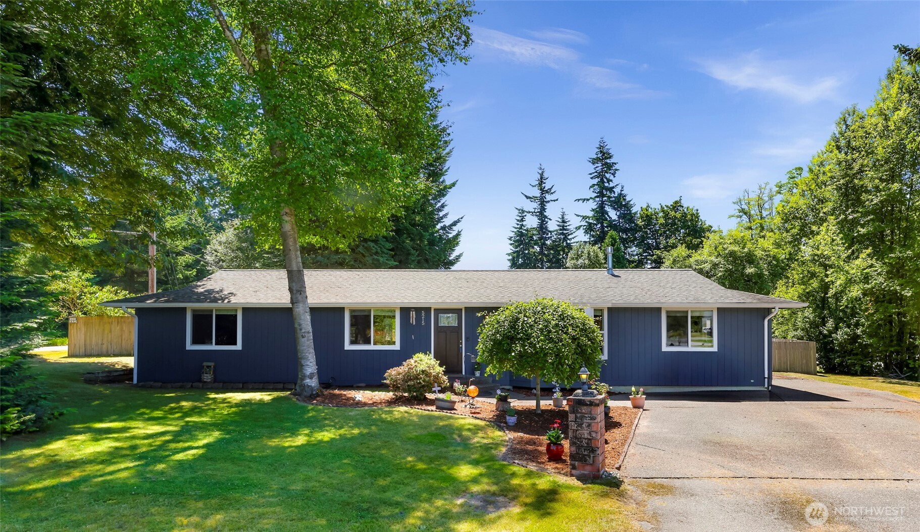 5215 Richmond Crescent