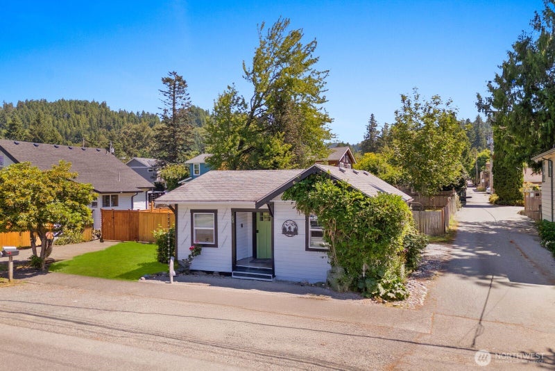 60 2nd Avenue NE