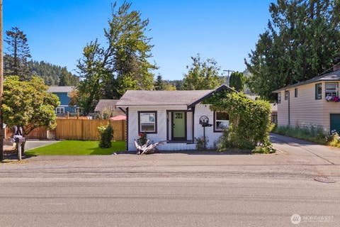 Photo of 60 2nd Avenue NE, Issaquah, WA 98027 (MLS # 2552157)