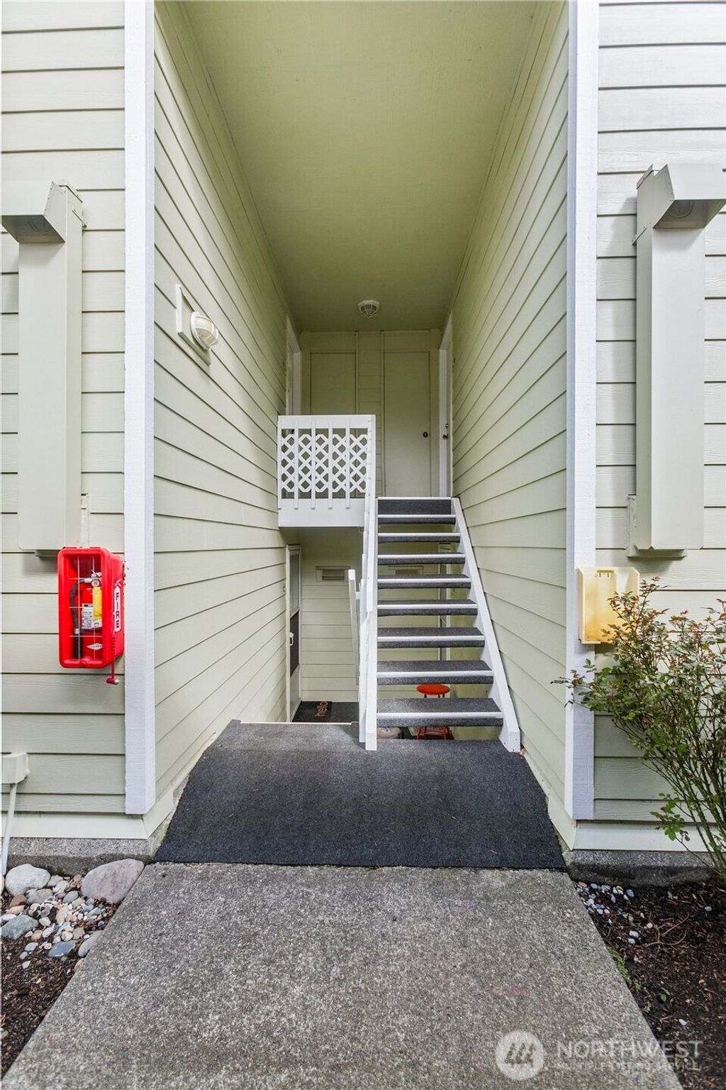 Photo of 2409 S 222nd Street #B16, Des Moines, WA 98198 (MLS # 2495478)