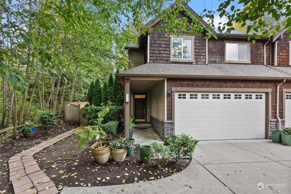 Photo of 4557 185th Avenue SE, Issaquah, WA 98027 (MLS # 2326081)