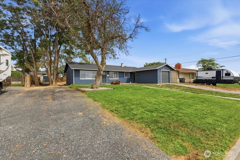 262 N Earl Road