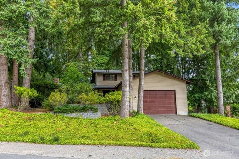 Photo of 10612 NE 154th Place, Bothell, WA 98011 (MLS # 2576351)