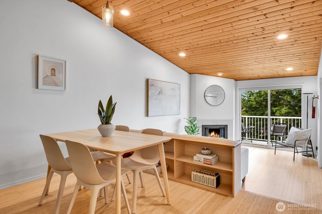 Photo of 9484 Redmond-Woodinville Rd NE Rd #C-305, Redmond, WA 98052 (MLS # 2440968)