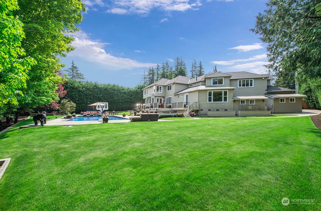 Photo of 22332 SE 32nd Street, Sammamish, WA 98075 (MLS # 2132301)
