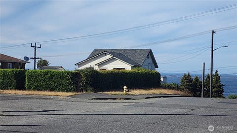 Photo of 301 W 3rd St ST, Port Angeles, WA 98362 (MLS # 2554045)