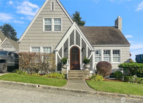 Photo of 912 N Division Street, Aberdeen, WA 98520 (MLS # 2593286)