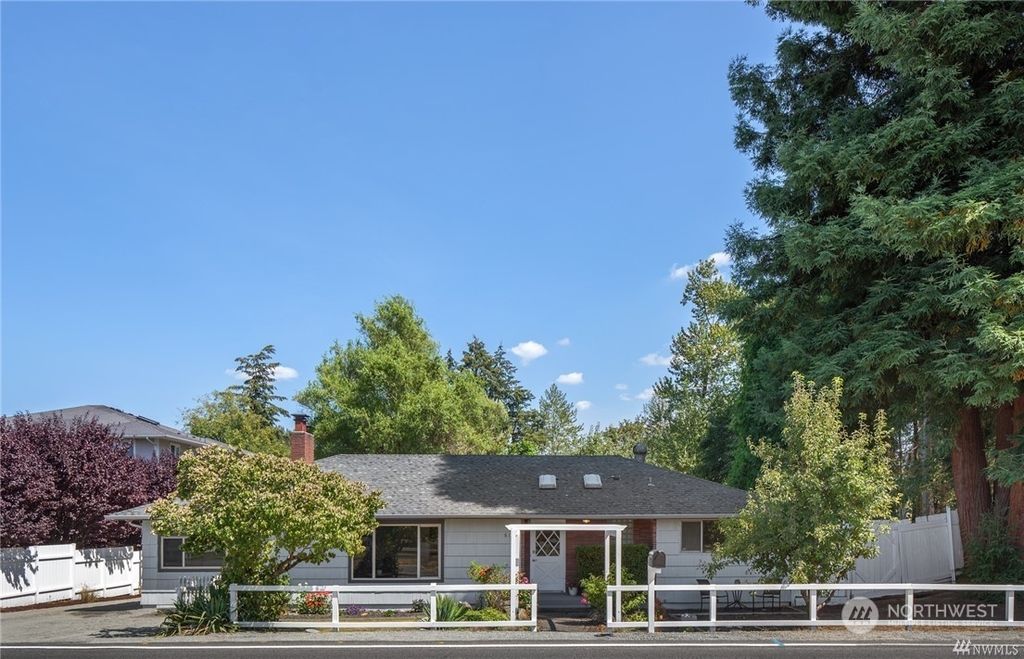 Photo of 810 27th Avenue, Milton, WA 98354 (MLS # 2170443)