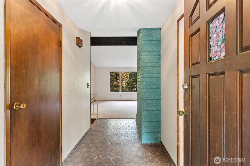 Photo of 3320 NE 178th Street, Lake Forest Park, WA 98155 (MLS # 2444173)