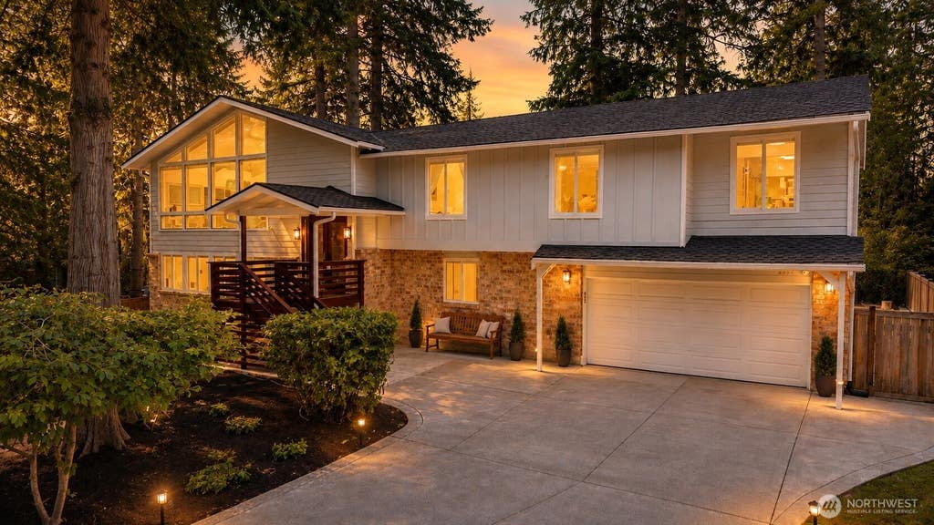 Photo of 2531 Sahalee Drive W, Sammamish, WA 98074 (MLS # 2569688)