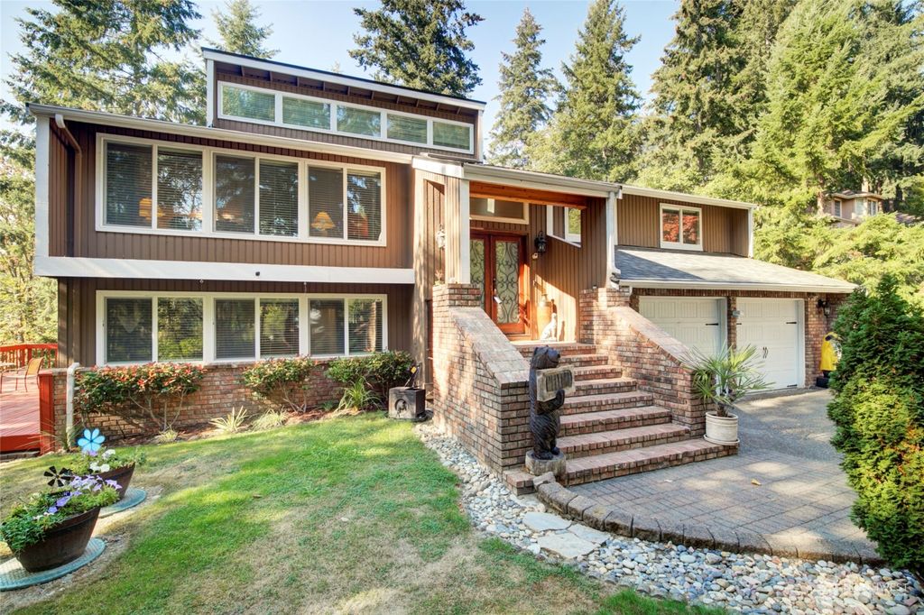 Photo of 737 222nd Place NE, Sammamish, WA 98074 (MLS # 2022153)