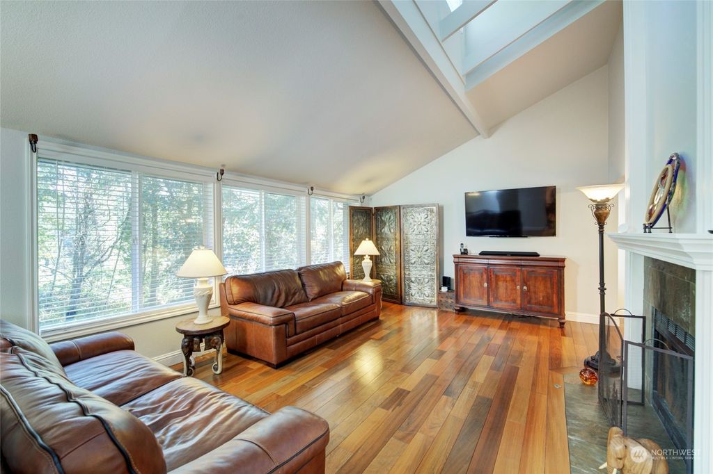 Photo of 737 222nd Place NE, Sammamish, WA 98074 (MLS # 2022153)