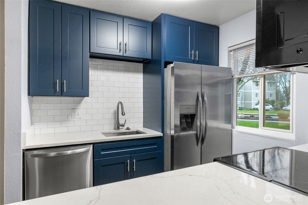 Photo of 12510 NE 130th Way #B106, Kirkland, WA 98034 (MLS # 2520448)