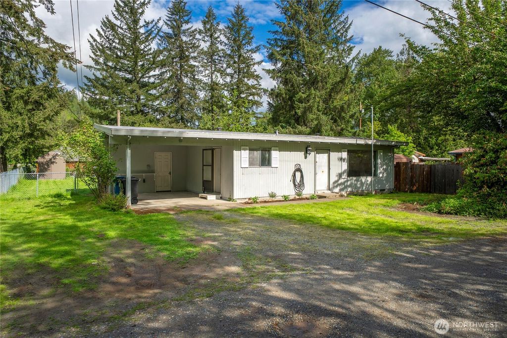 Photo of 21813 223rd Place SE, Maple Valley, WA 98038 (MLS # 2374685)