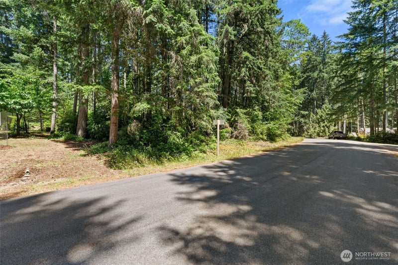 11103 Leschi Circle