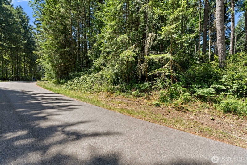 11103 Leschi Circle