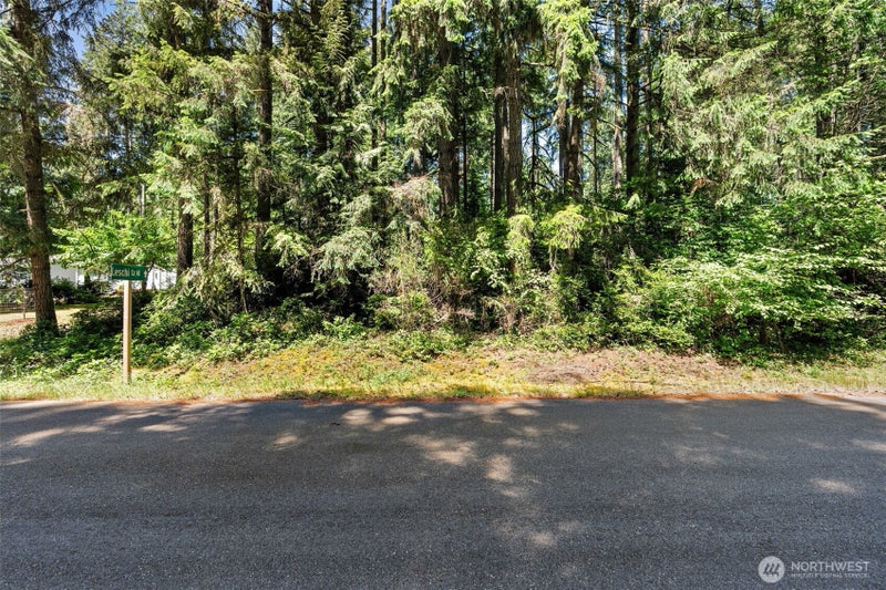 11103 Leschi Circle