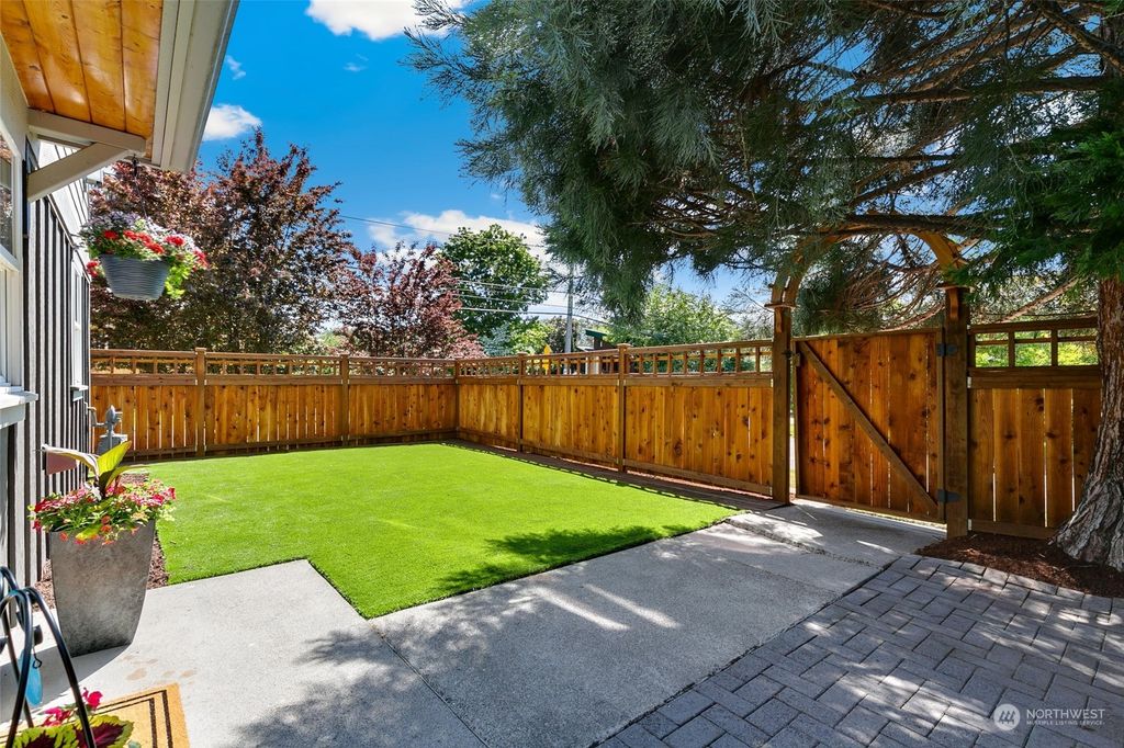 Photo of 5236 25th Avenue SW, Seattle, WA 98106 (MLS # 2240287)