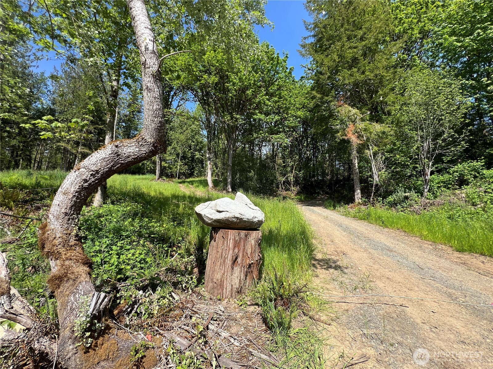 2 Leland Valley Road W