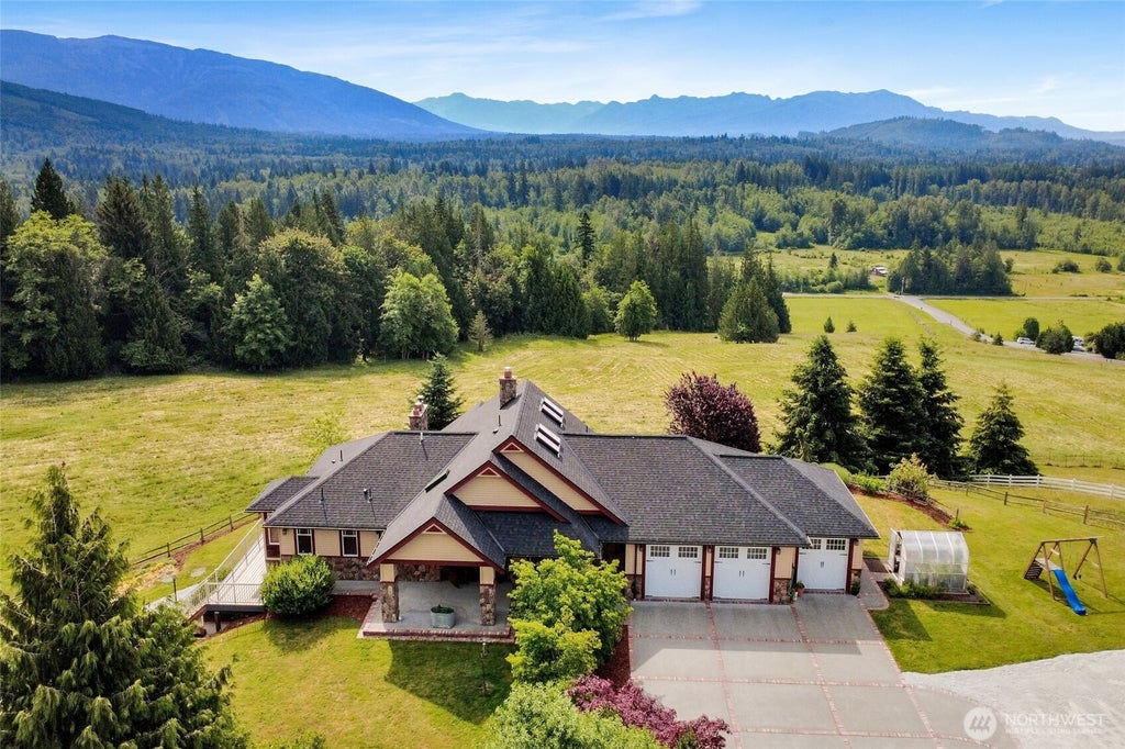 Photo of 18077 Fox Hollow Lane, Bow, WA 98232 (MLS # 2585463)