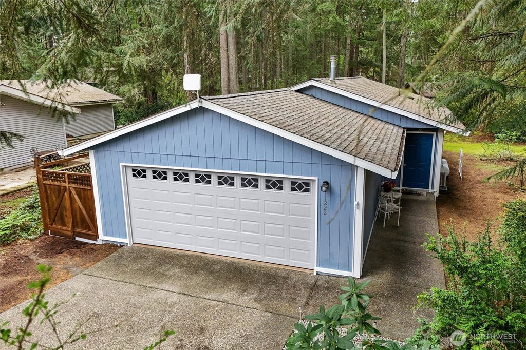 Photo of 11222 Country Club Place, Anderson Island, WA 98303 (MLS # 2513550)