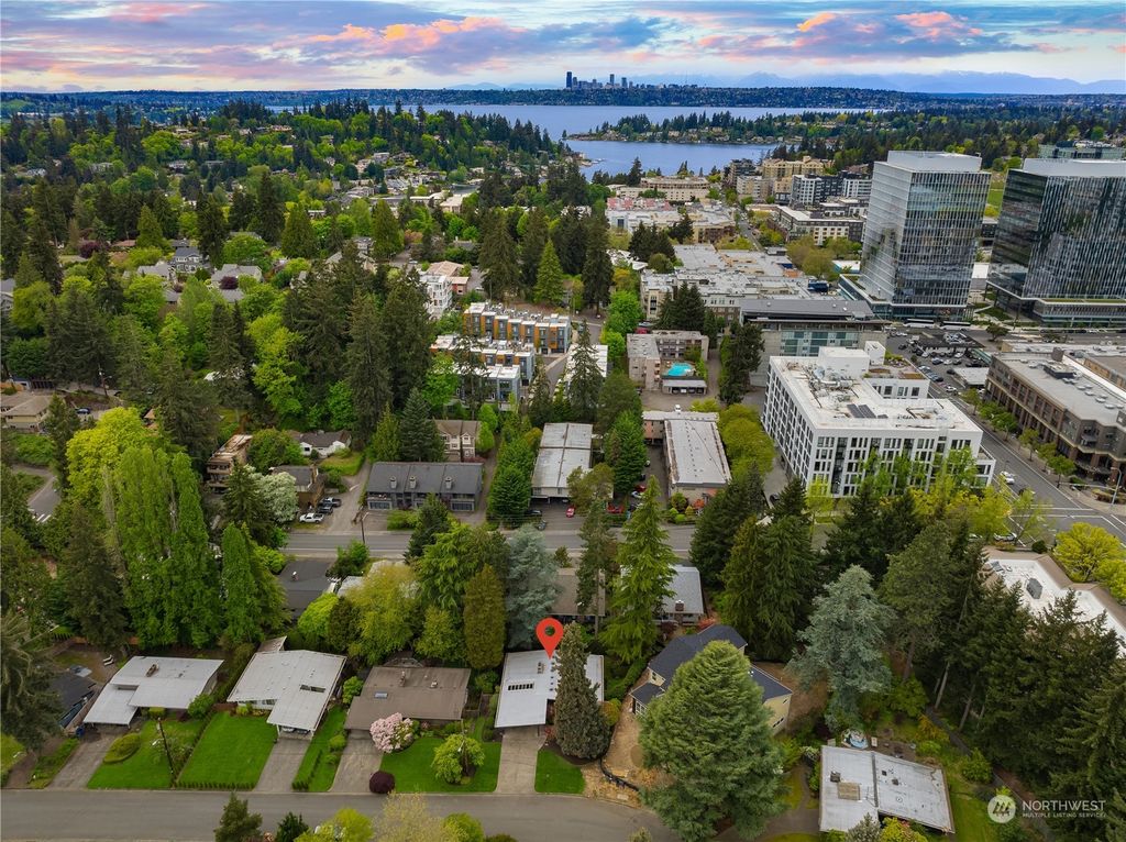 Photo of 109 109th Avenue SE, Bellevue, WA 98004 (MLS # 2233551)