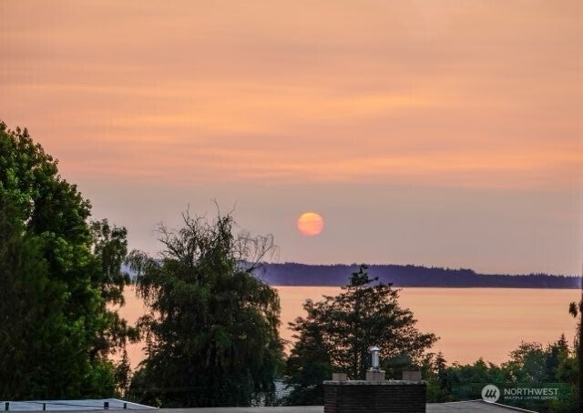 Photo of 1010 Daley Street, Edmonds, WA 98020 (MLS # 2557562)