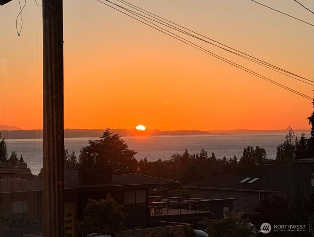 Photo of 1010 Daley Street, Edmonds, WA 98020 (MLS # 2557562)