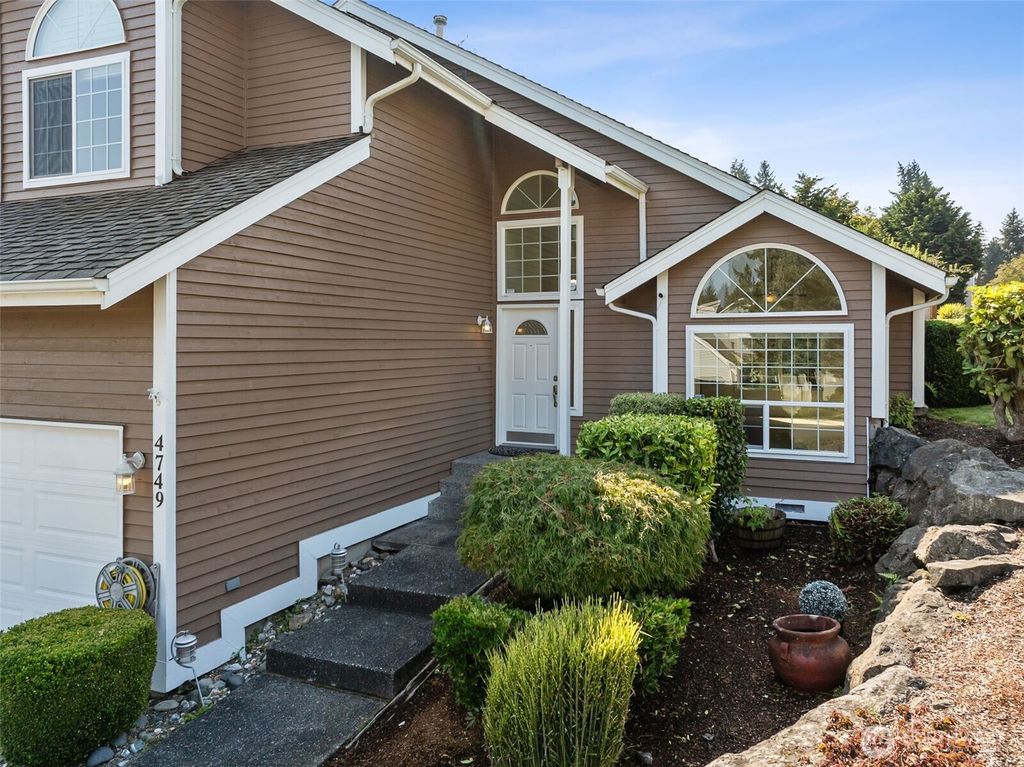 Photo of 4749 SW 314th Place, Federal Way, WA 98023 (MLS # 2428310)