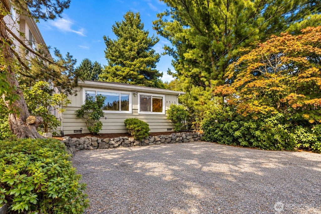 Photo of 9515 Linden Avenue N, Seattle, WA 98103 (MLS # 2588576)