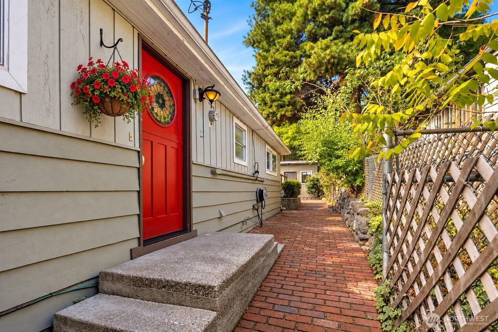 Photo of 9515 Linden Avenue N, Seattle, WA 98103 (MLS # 2588576)