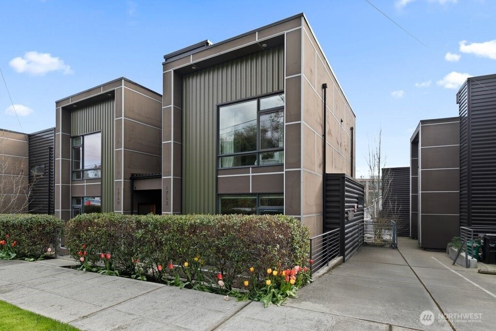 Photo of 1762 Valentine Place S, Seattle, WA 98144 (MLS # 2356043)
