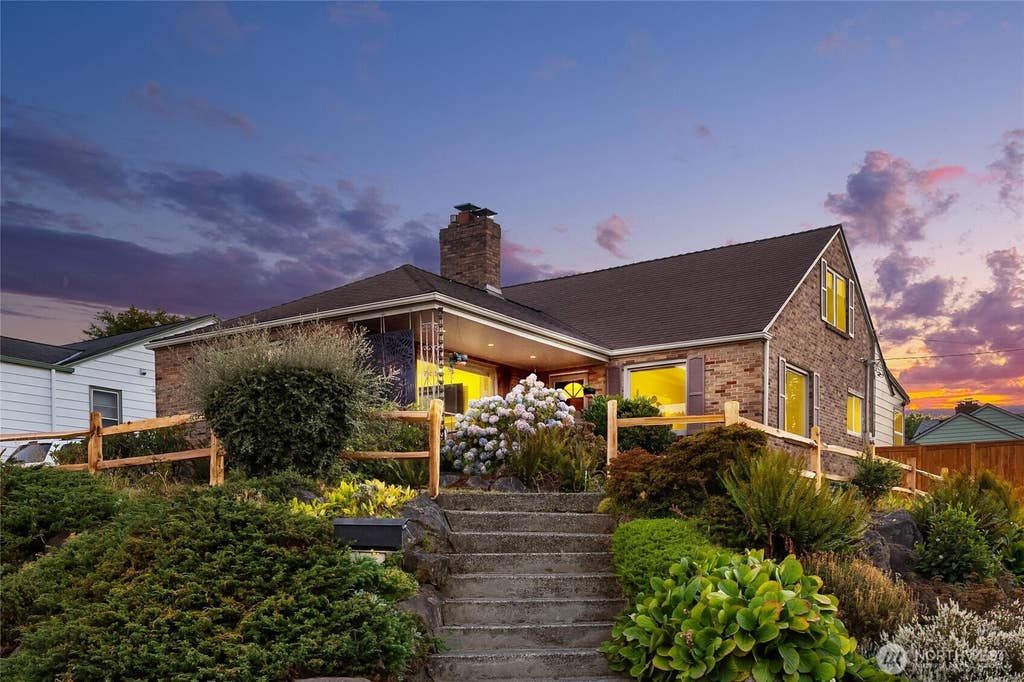 Photo of 8557 24th Avenue NW, Seattle, WA 98117 (MLS # 2552010)