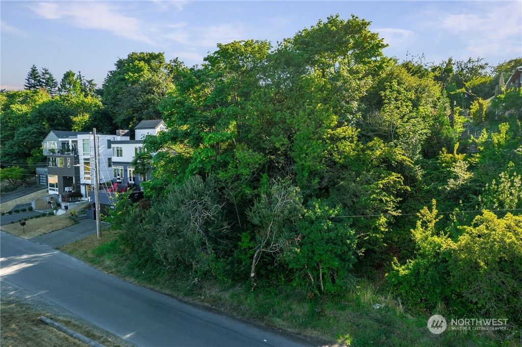 Photo of 2016 28th Avenue S, Seattle, WA 98144 (MLS # 2138188)