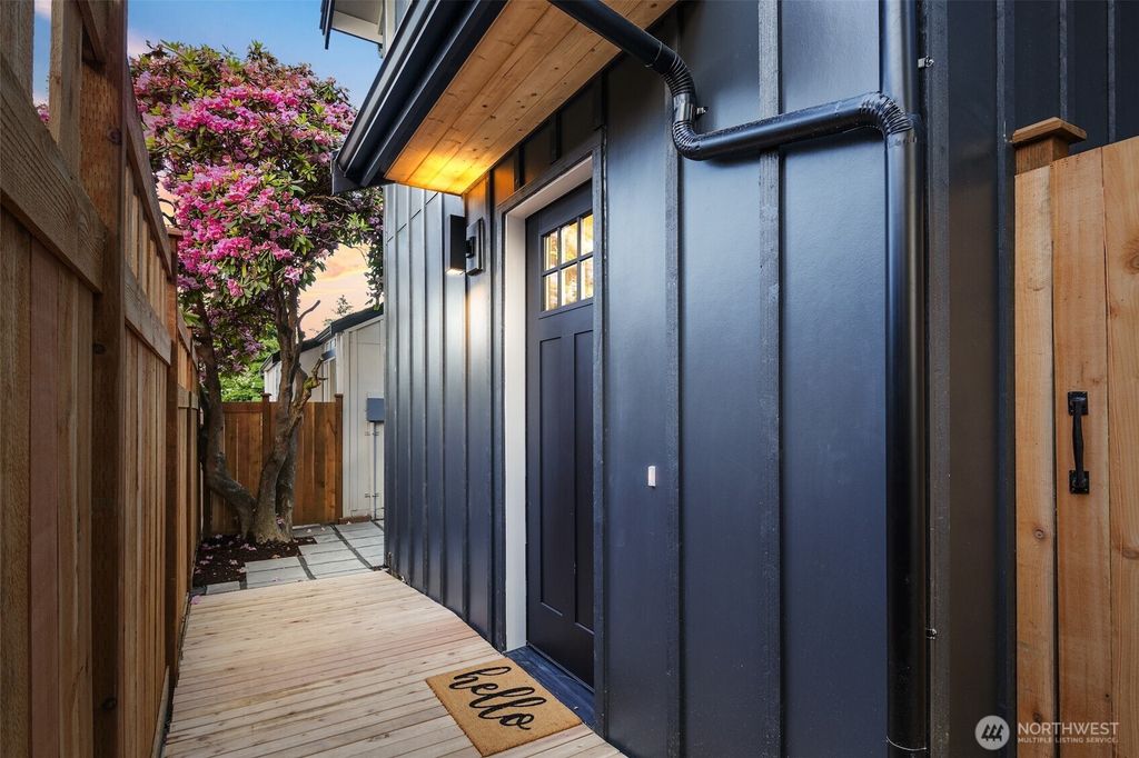 Photo of 11548 22nd Avenue NE #B, Seattle, WA 98125 (MLS # 2381271)