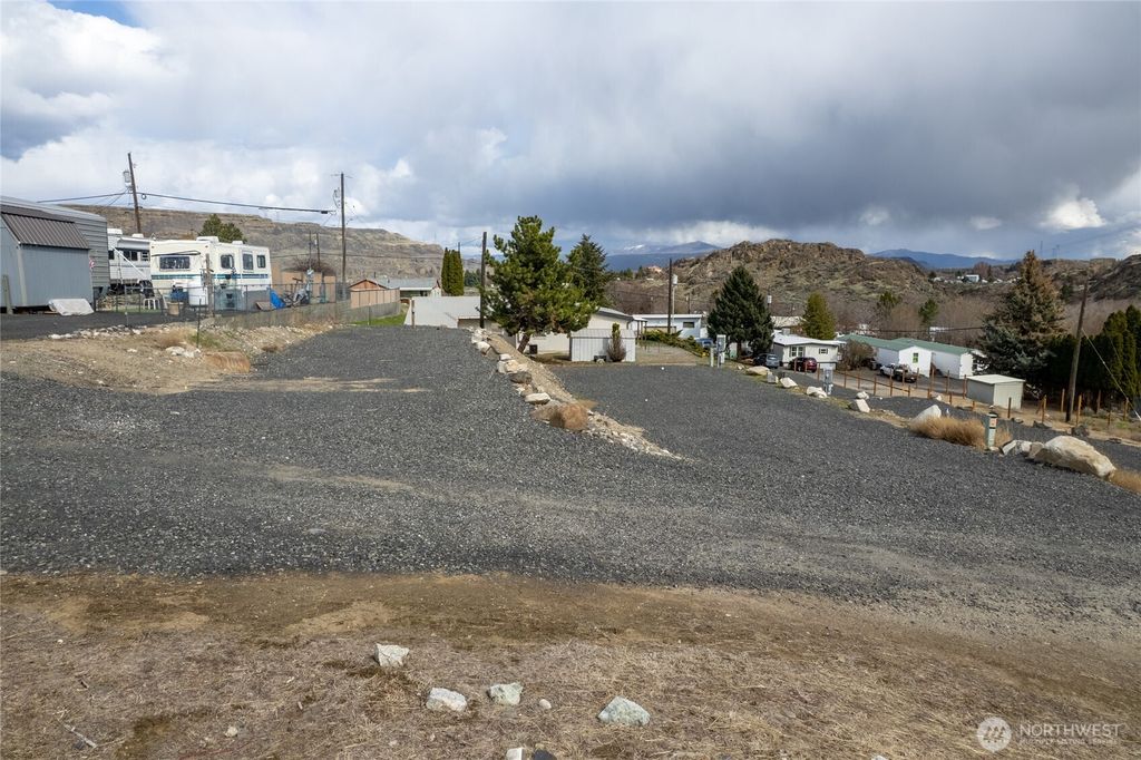 Photo of 224 Jackson Avenue, Electric City, WA 99123 (MLS # 2526626)
