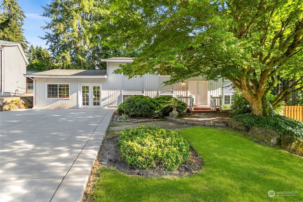 Photo of 8521 NE 135th Street, Kirkland, WA 98034 (MLS # 2077607)